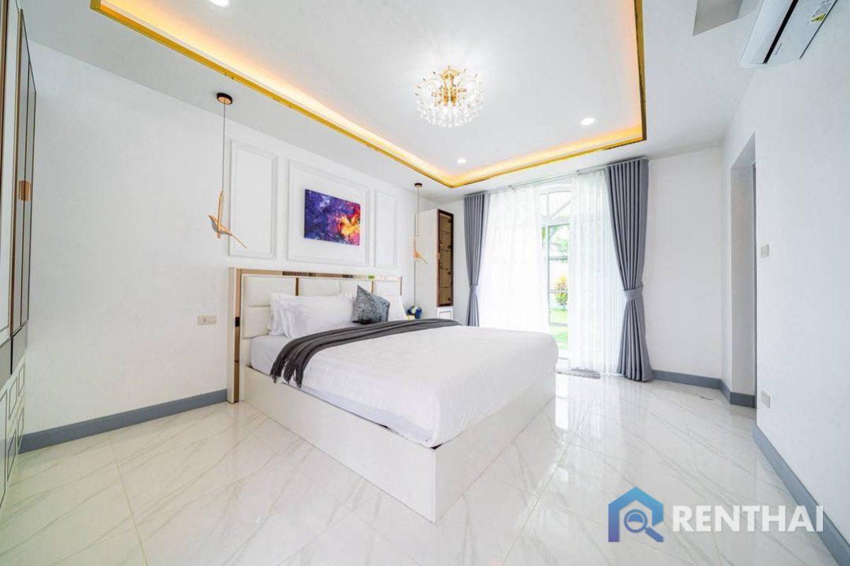 For SaleHousePattaya, Bangsaen, Chonburi : Newly renovated single-storey house with private pool.
