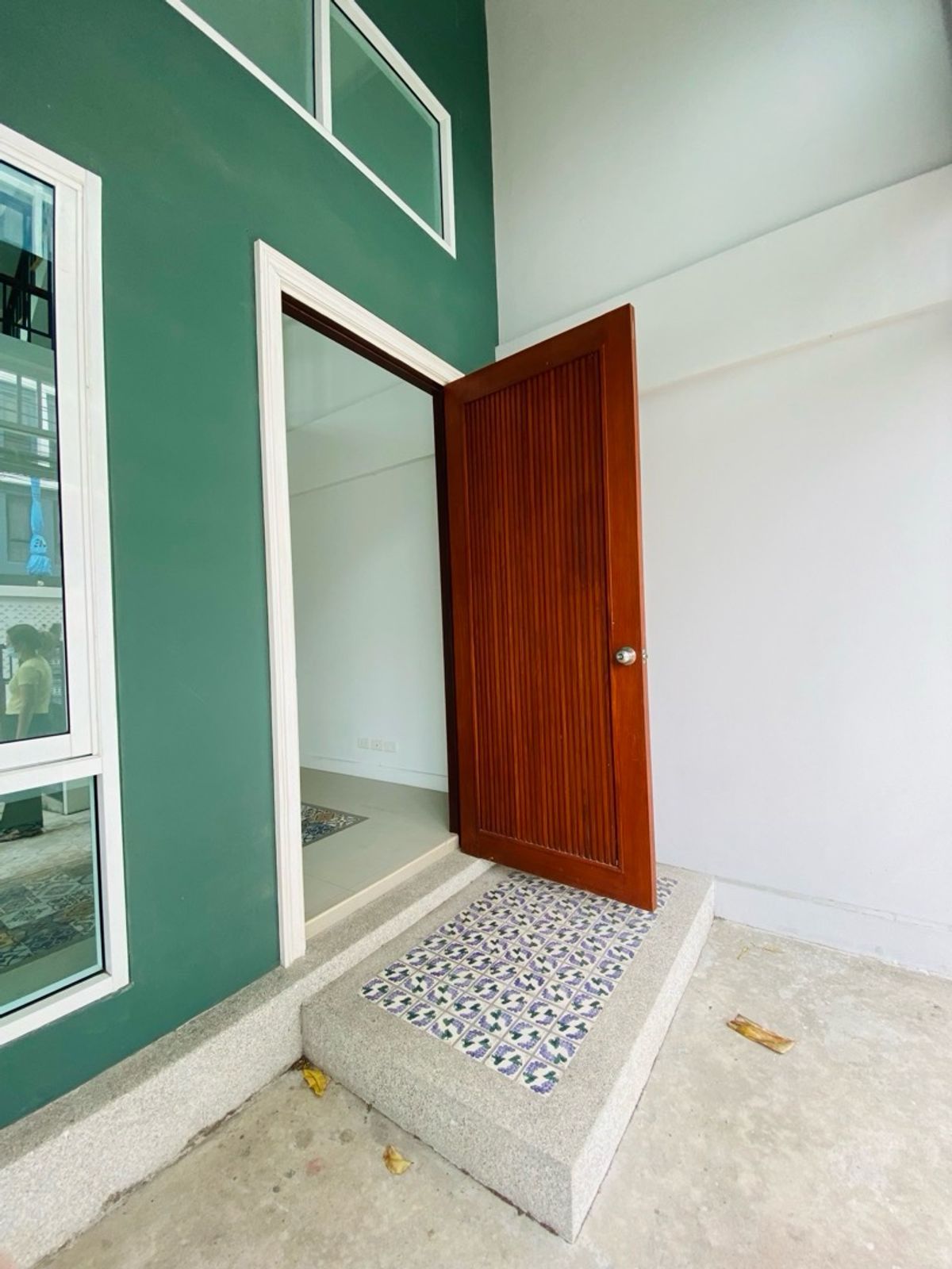 ทาวน์โฮมบางนา แบริ่ง ลาซาล : จอดรถได้ 3 คน ขายบ้านหลังมุม / ให้เช่า ทาวน์โฮม 3.5 ชั้น ซอยลาซาล 24 📍 ใกล้ BTS แบริ่ง / ศรีลาซาล / โรงเรียนนานาชาติบางกอกพัฒนา