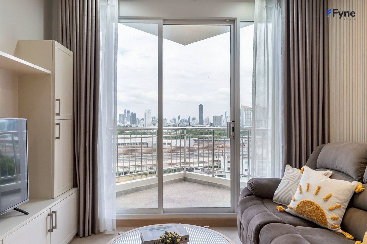 For SaleCondoRama9, Petchburi, RCA : Supalai Wellington, 2 Bedroom Luxurious Condo, near the BTS Cultural Center Private parking