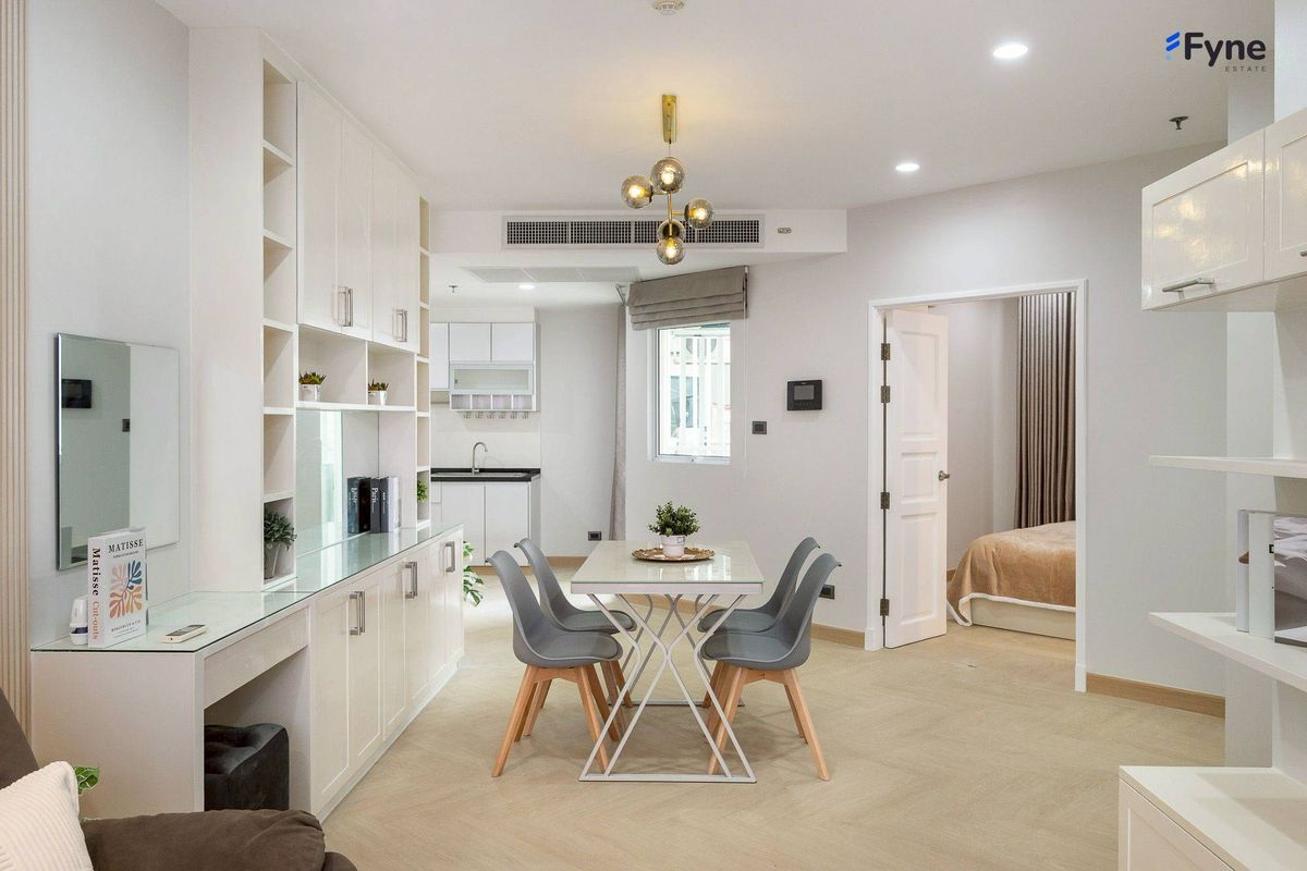 For SaleCondoRama9, Petchburi, RCA : Supalai Wellington, 2 Bedroom Luxurious Condo, near the BTS Cultural Center Private parking