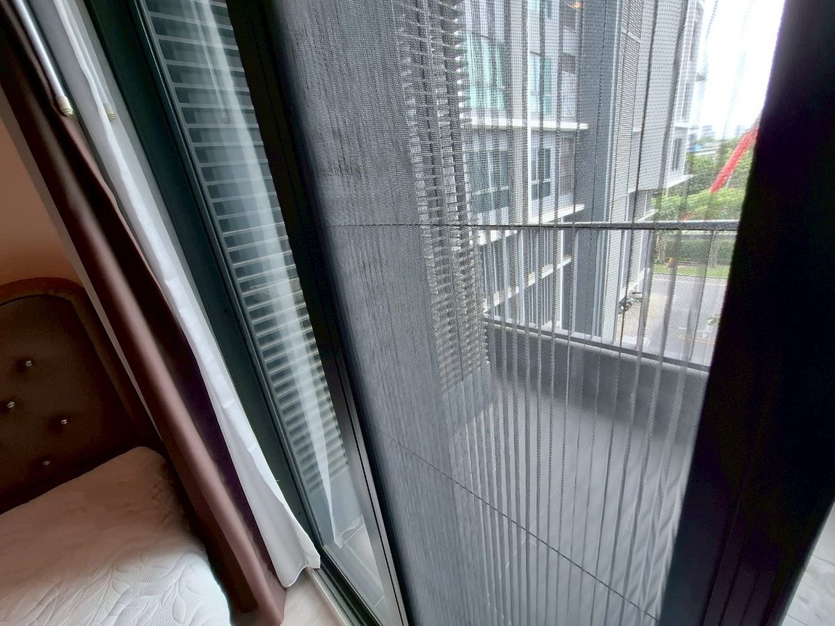 ขายคอนโดปิ่นเกล้า จรัญสนิทวงศ์ : ระเบียงกว้าง นั่งชิวยามเย็น น่าอิจฉาสุดๆ คอนโด Ideo Mobi Charan Interchange