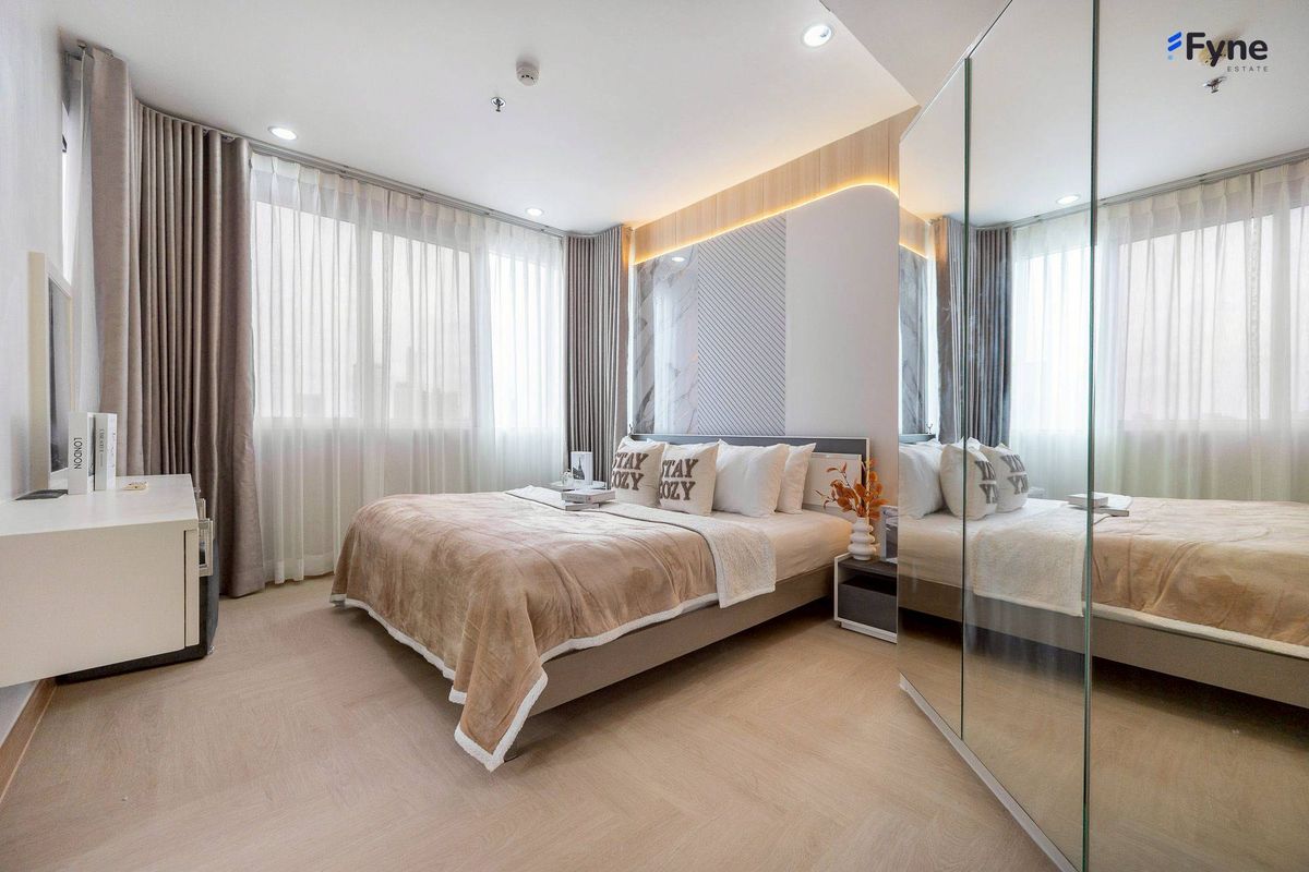 For SaleCondoRama9, Petchburi, RCA : Supalai Wellington, 2 Bedroom Luxurious Condo, near the BTS Cultural Center Private parking