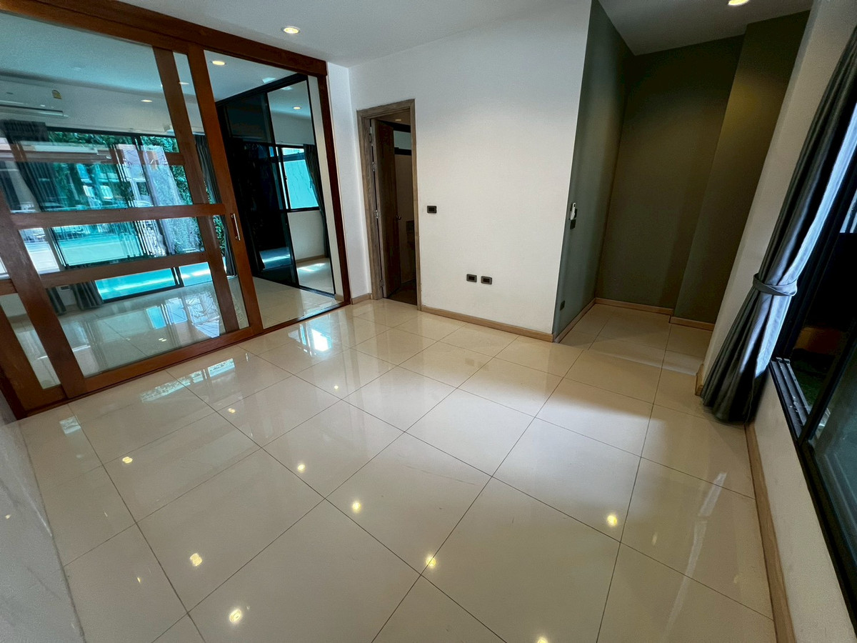 ให้เช่าทาวน์โฮมนนทบุรี บางใหญ่ บางบัวทอง : ทาวน์โฮม หลังมุม พื้นกระเบื้องอย่างดี ติด Lotus นอร์ท ราชพฤกษ์ 3ห้องนอน 3ห้องน้ำ บิ้วอินสวย 