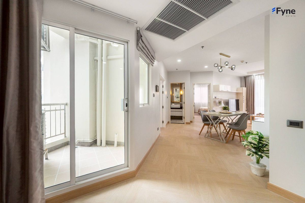 For SaleCondoRama9, Petchburi, RCA : Supalai Wellington, 2 Bedroom Luxurious Condo, near the BTS Cultural Center Private parking