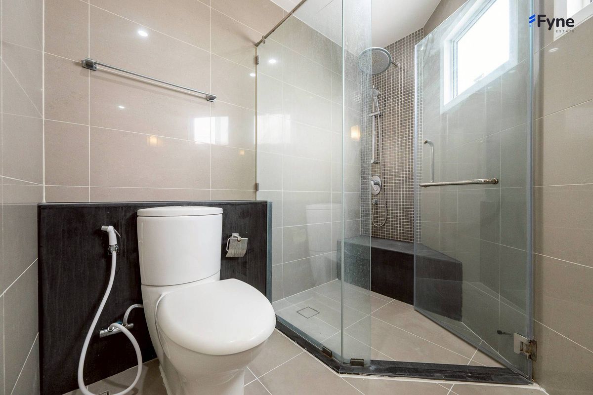 For SaleCondoRama9, Petchburi, RCA : Supalai Wellington, 2 Bedroom Luxurious Condo, near the BTS Cultural Center Private parking