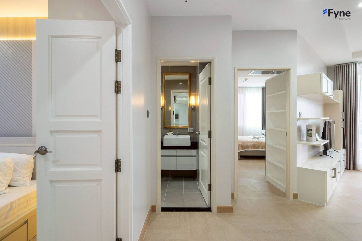 For SaleCondoRama9, Petchburi, RCA : Supalai Wellington, 2 Bedroom Luxurious Condo, near the BTS Cultural Center Private parking