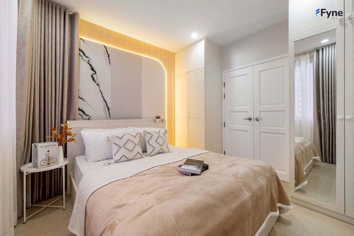 For SaleCondoRama9, Petchburi, RCA : Supalai Wellington, 2 Bedroom Luxurious Condo, near the BTS Cultural Center Private parking