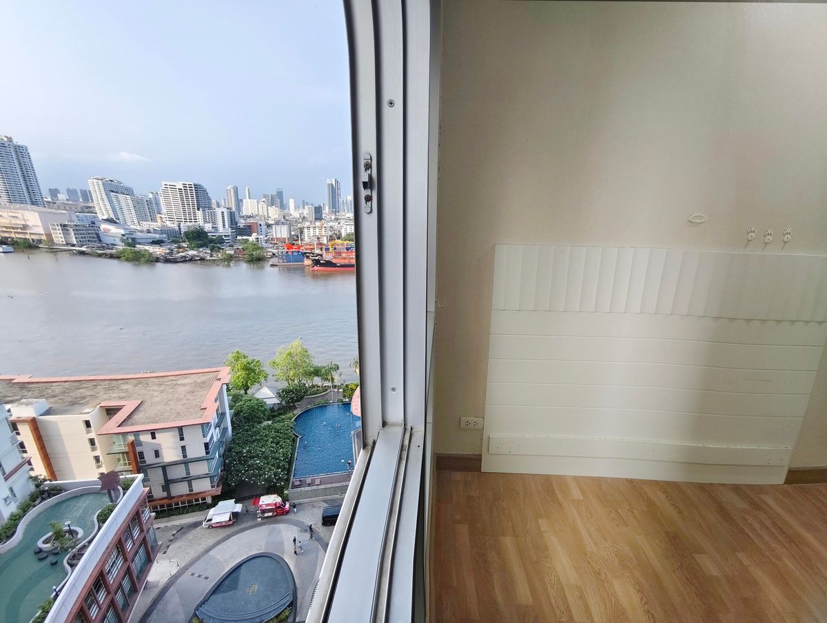 For SaleCondoRathburana, Suksawat : (Code T024) Sell Ivie River Condo along the Chao Phraya River, beautiful view