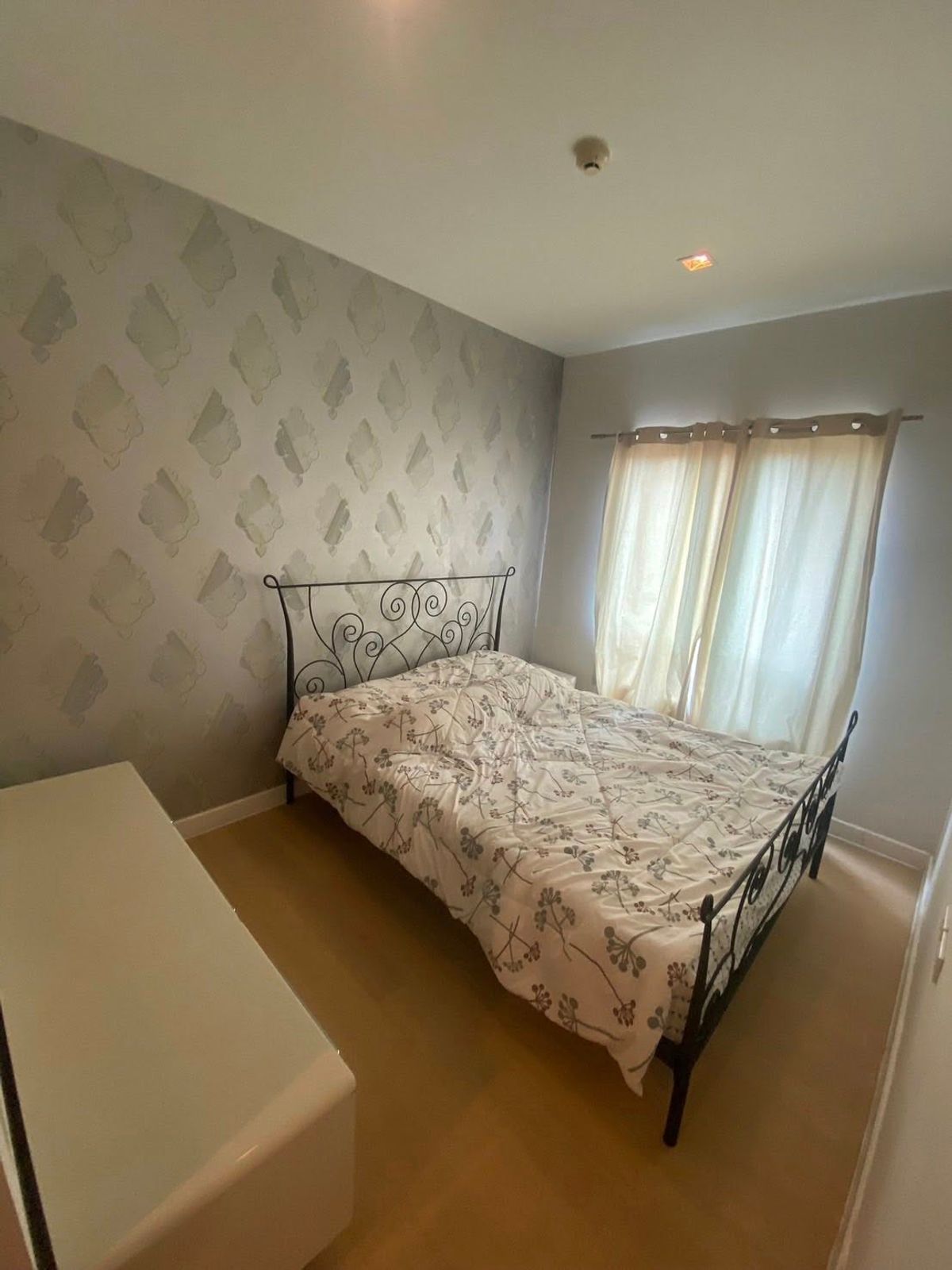 For SaleCondoKasetsart, Ratchayothin : (Code AM1757) The Seed Terre Ratchayothin Condo in the heart of the city, adjacent to BTS Major Ratchayothin, only 1 minute, near the Kaset Fifty University Market, Lat Phrao Intersection 8 -story resort style condo (not busy). The condo is on the main ro
