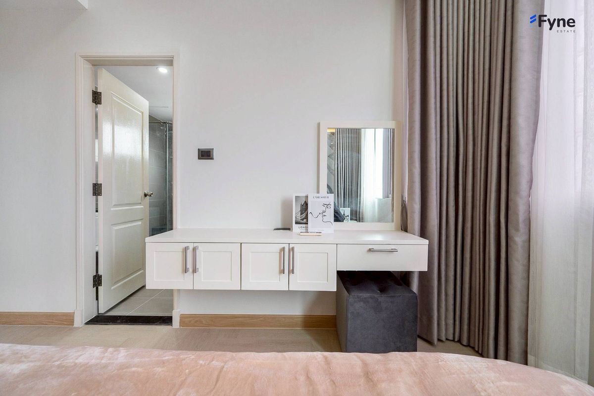 For SaleCondoRama9, Petchburi, RCA : Supalai Wellington, 2 Bedroom Luxurious Condo, near the BTS Cultural Center Private parking