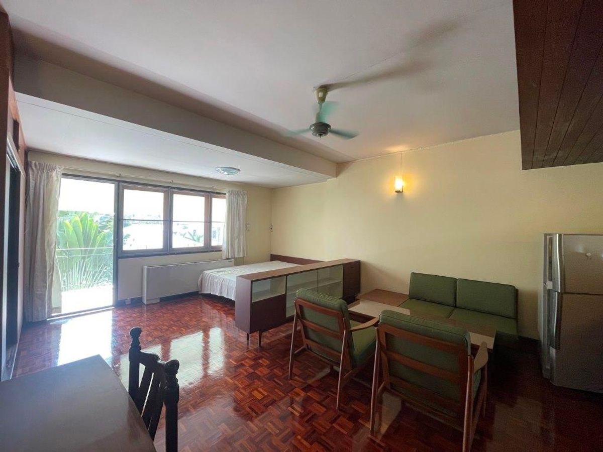For RentAri,Anusaowaree : Low-rise apartment big studio room about 50 sq m. Cat allowed around BTS Ari