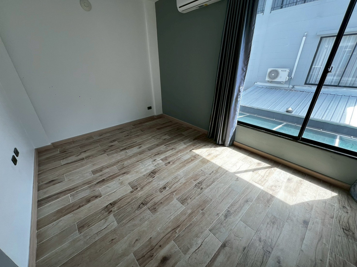 ให้เช่าทาวน์โฮมนนทบุรี บางใหญ่ บางบัวทอง : ทาวน์โฮม หลังมุม พื้นกระเบื้องอย่างดี ติด Lotus นอร์ท ราชพฤกษ์ 3ห้องนอน 3ห้องน้ำ บิ้วอินสวย 