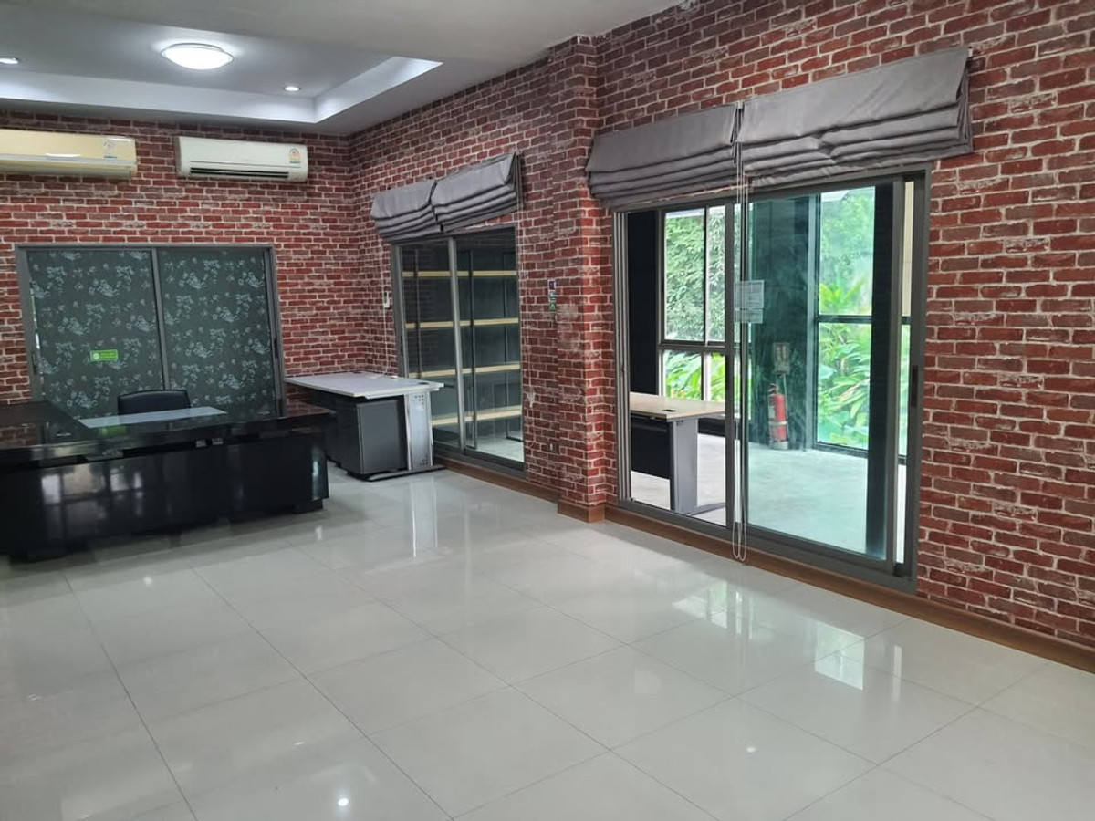 ให้เช่าบ้านแจ้งวัฒนะ เมืองทอง : ติด MRT ทาวน์โฮม 3 ชั้น หลังมุม ริมน้ำ ตรงข้ามเซนทรัลแจ้งวัฒนะ เหมาะทำออฟฟิศ