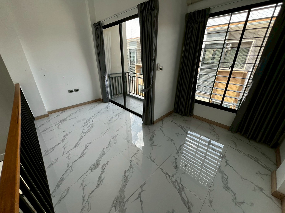 ให้เช่าทาวน์โฮมนนทบุรี บางใหญ่ บางบัวทอง : ทาวน์โฮม หลังมุม พื้นกระเบื้องอย่างดี ติด Lotus นอร์ท ราชพฤกษ์ 3ห้องนอน 3ห้องน้ำ บิ้วอินสวย 