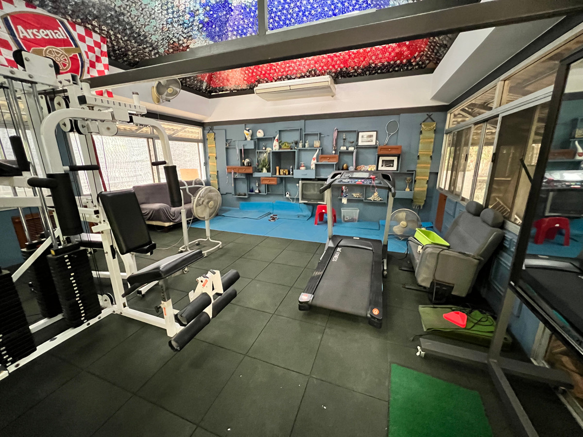 For RentHouseRattanathibet, Sanambinna : House with swimming pool have 100 sq.wa. on Samakkhi Road with 4 bedrooms, 3 bathrooms with a maid's room.