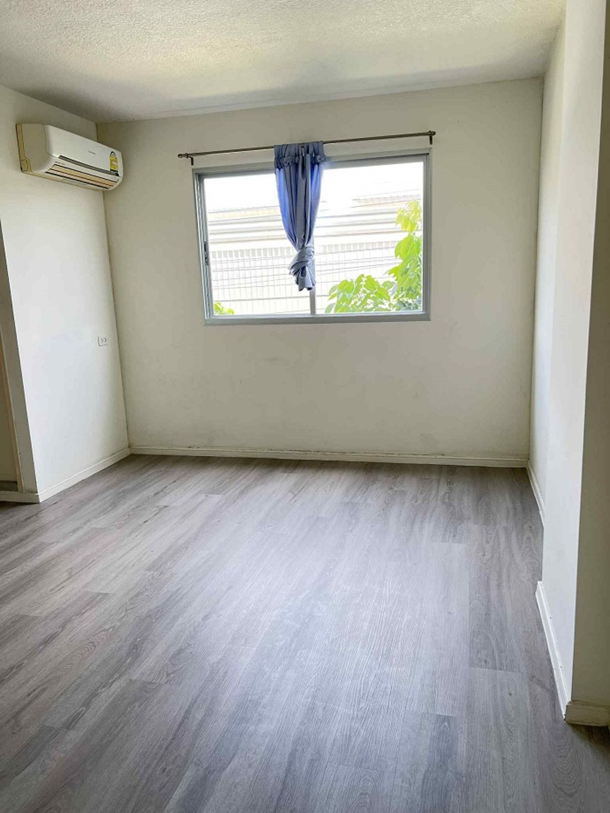 ขายคอนโดลาดกระบัง สุวรรณภูมิ : (รหัส SM1256) ขายคอนโด lumpini condotown romklao - suvarnabhumi ลุมพินี คอนโดทาวน์ ร่มเกล้า - สุวรรณภูมิ ใกล้Airport Link ลาดกระบัง