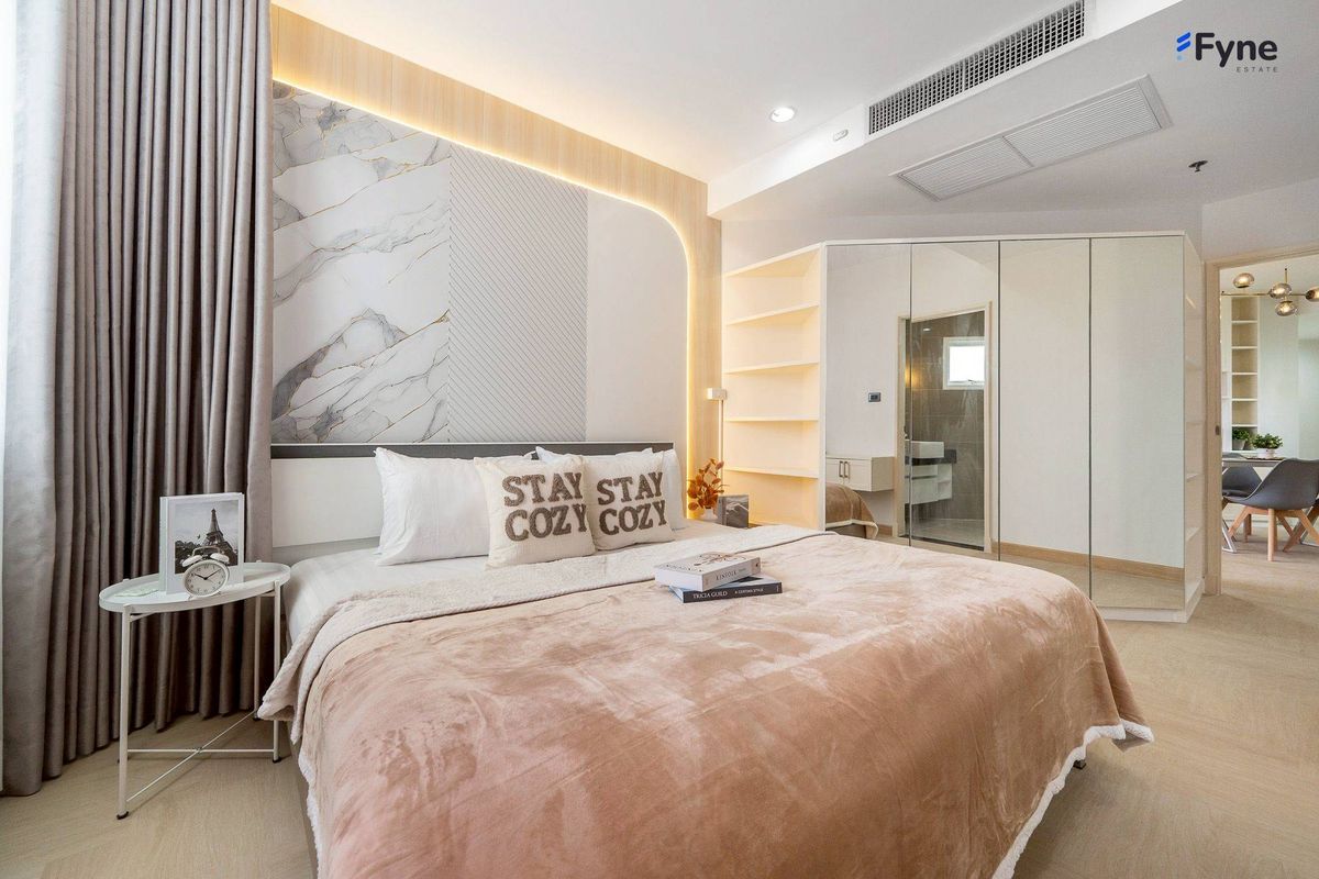 For SaleCondoRama9, Petchburi, RCA : Supalai Wellington, 2 Bedroom Luxurious Condo, near the BTS Cultural Center Private parking