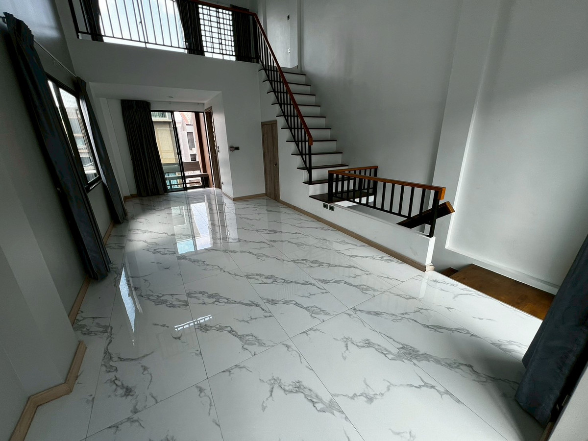 ให้เช่าทาวน์โฮมนนทบุรี บางใหญ่ บางบัวทอง : ทาวน์โฮม หลังมุม พื้นกระเบื้องอย่างดี ติด Lotus นอร์ท ราชพฤกษ์ 3ห้องนอน 3ห้องน้ำ บิ้วอินสวย 