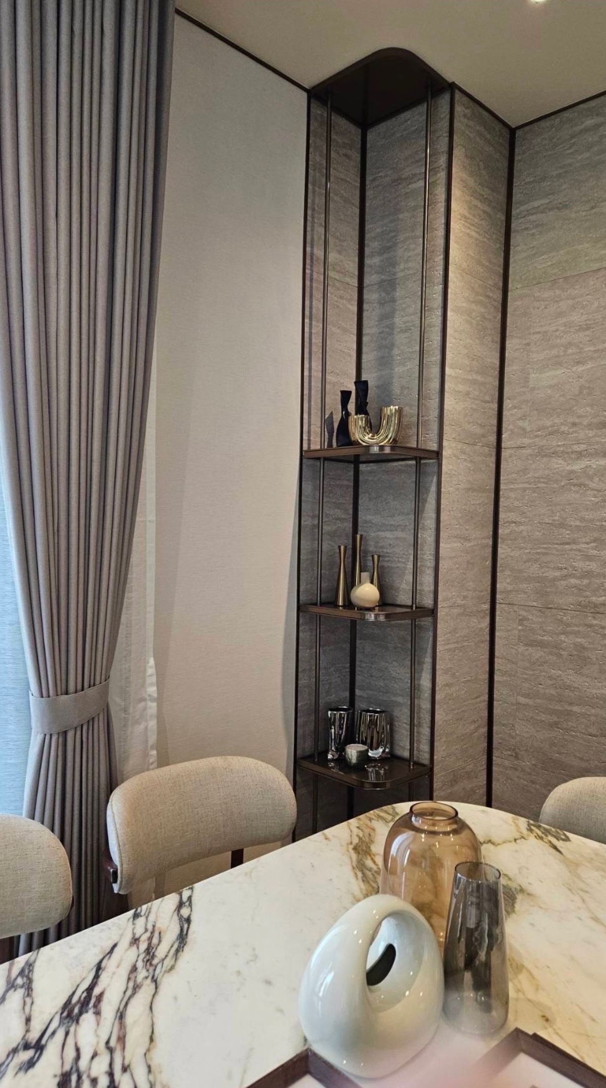 For SaleCondoSukhumvit, Asoke, Thonglor : ★ Very special price at a price of 22.4 delete. Let you be the owner easily.  High -end condominium It is 300 meters away from the BTS BTS station and BTS Ekkamai ★ Hyde Heritage.
