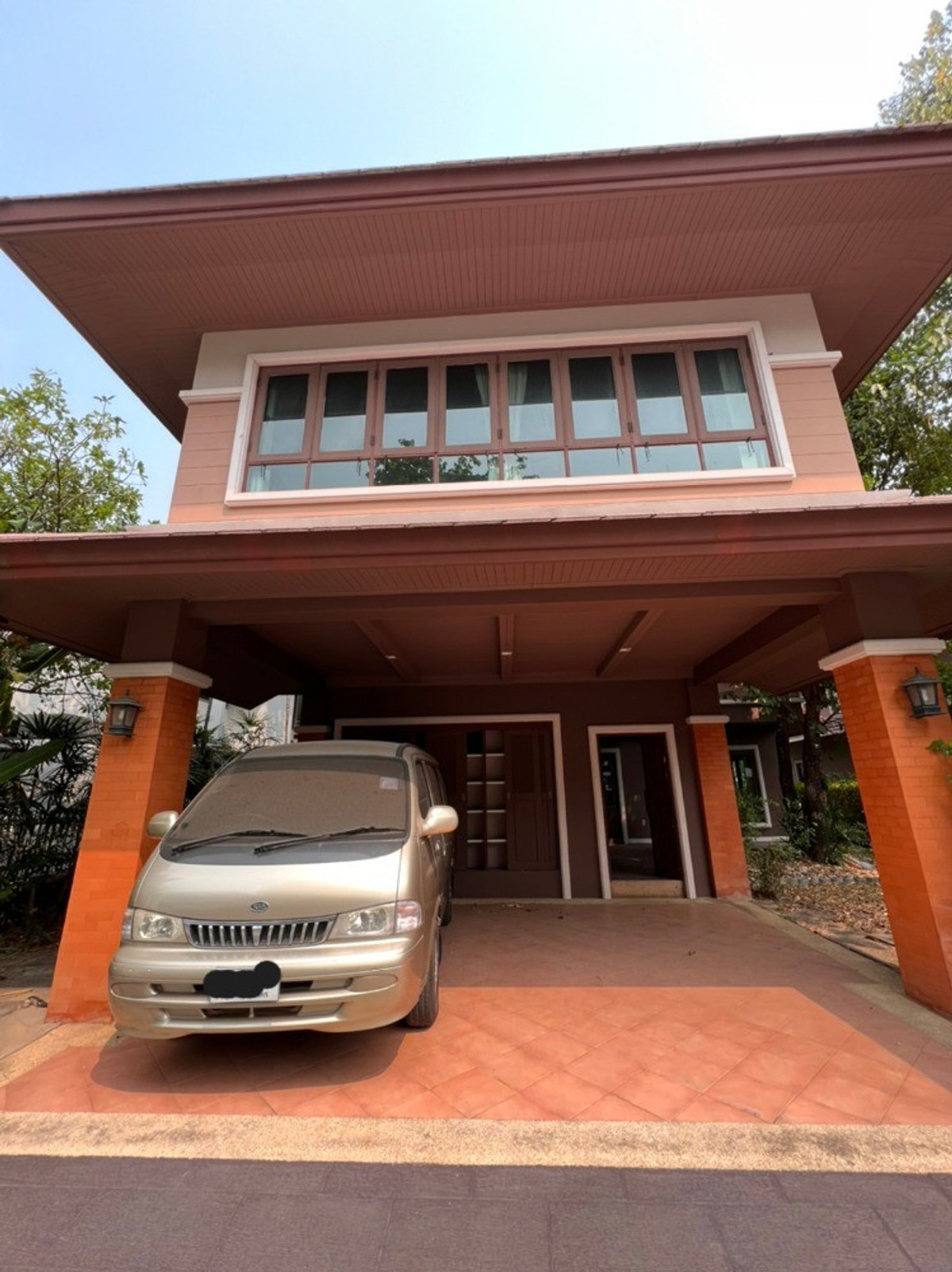 For RentHouseRattanathibet, Sanambinna : House with swimming pool have 100 sq.wa. on Samakkhi Road with 4 bedrooms, 3 bathrooms with a maid's room.