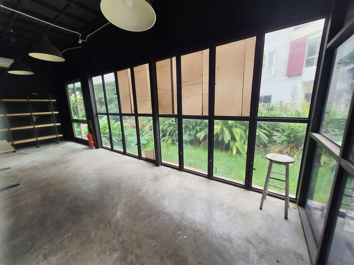 ให้เช่าบ้านแจ้งวัฒนะ เมืองทอง : ติด MRT ทาวน์โฮม 3 ชั้น หลังมุม ริมน้ำ ตรงข้ามเซนทรัลแจ้งวัฒนะ เหมาะทำออฟฟิศ