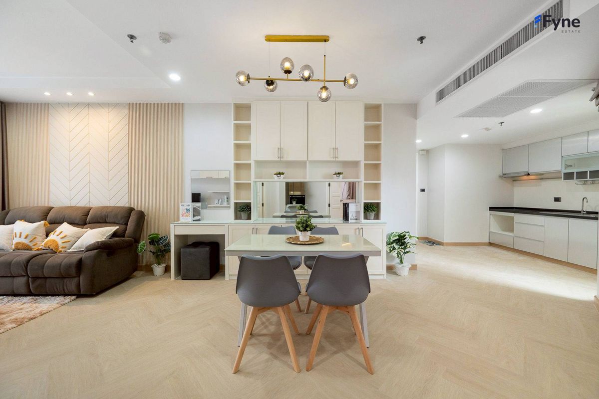 For SaleCondoRama9, Petchburi, RCA : Supalai Wellington, 2 Bedroom Luxurious Condo, near the BTS Cultural Center Private parking