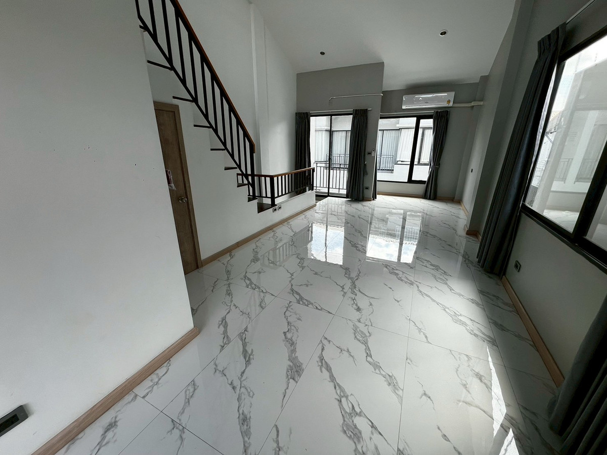 ให้เช่าทาวน์โฮมนนทบุรี บางใหญ่ บางบัวทอง : ทาวน์โฮม หลังมุม พื้นกระเบื้องอย่างดี ติด Lotus นอร์ท ราชพฤกษ์ 3ห้องนอน 3ห้องน้ำ บิ้วอินสวย 