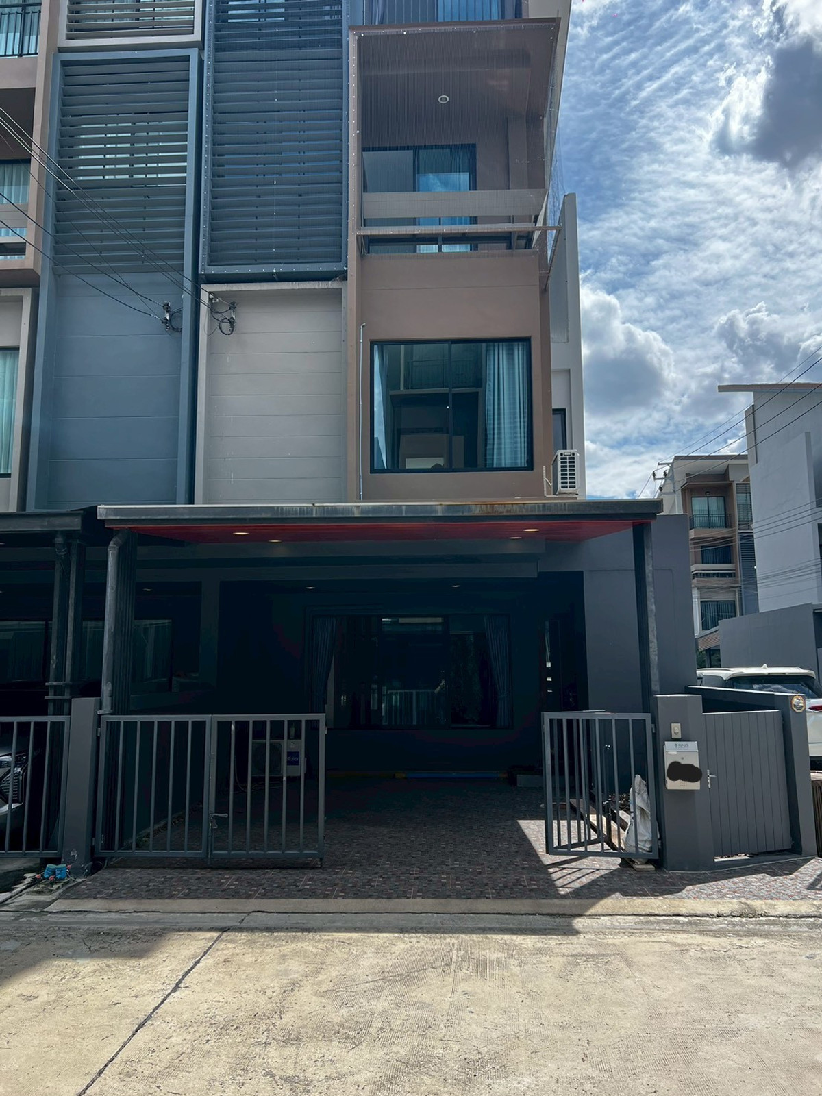 ให้เช่าทาวน์โฮมนนทบุรี บางใหญ่ บางบัวทอง : ทาวน์โฮม หลังมุม พื้นกระเบื้องอย่างดี ติด Lotus นอร์ท ราชพฤกษ์ 3ห้องนอน 3ห้องน้ำ บิ้วอินสวย 