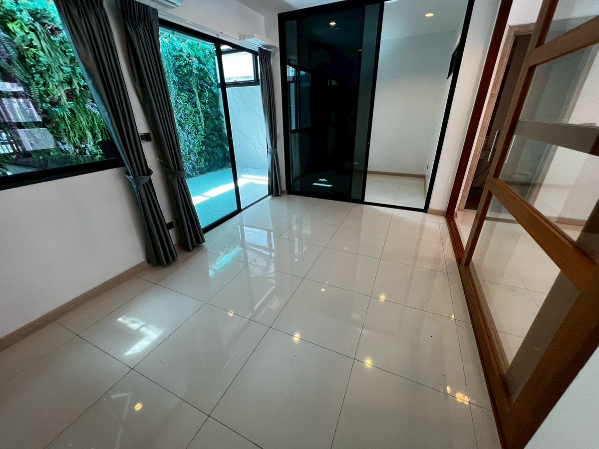 ให้เช่าทาวน์โฮมนนทบุรี บางใหญ่ บางบัวทอง : ทาวน์โฮม หลังมุม พื้นกระเบื้องอย่างดี ติด Lotus นอร์ท ราชพฤกษ์ 3ห้องนอน 3ห้องน้ำ บิ้วอินสวย 