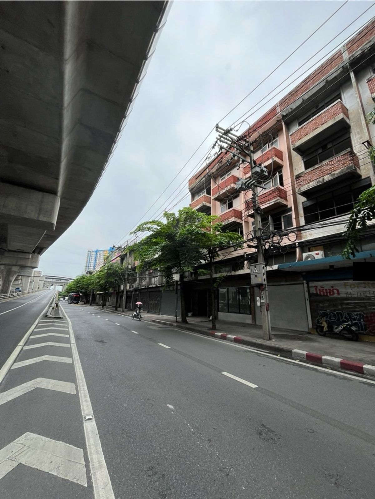 ขายที่ดินท่าพระ ตลาดพลู วุฒากาศ : ขายที่ดินติดถนนใหญ่ ใกล้แยกท่าพระ