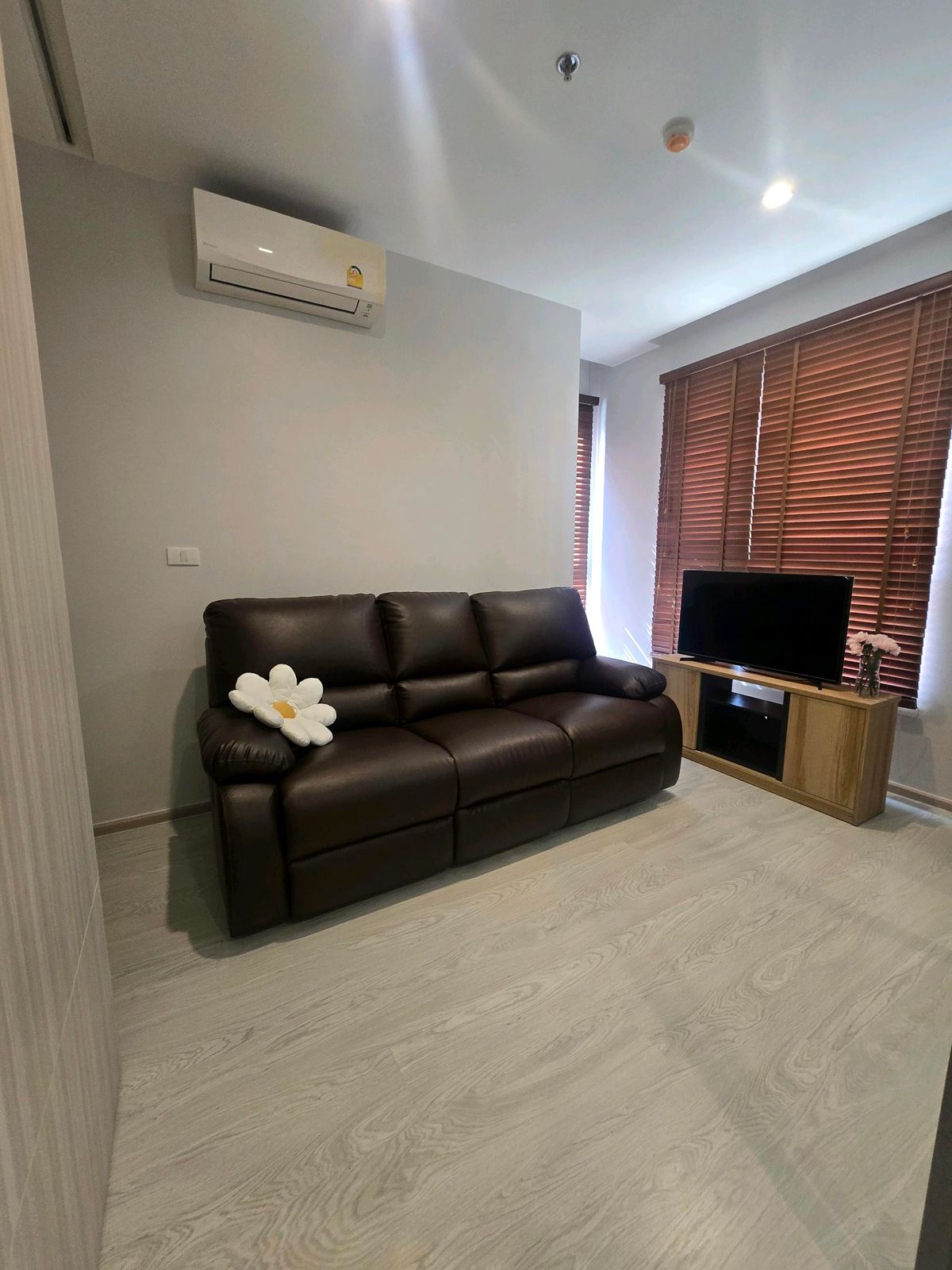 For RentCondoNonthaburi, Bang Yai, Bangbuathong : Rental room size 58 sqm.