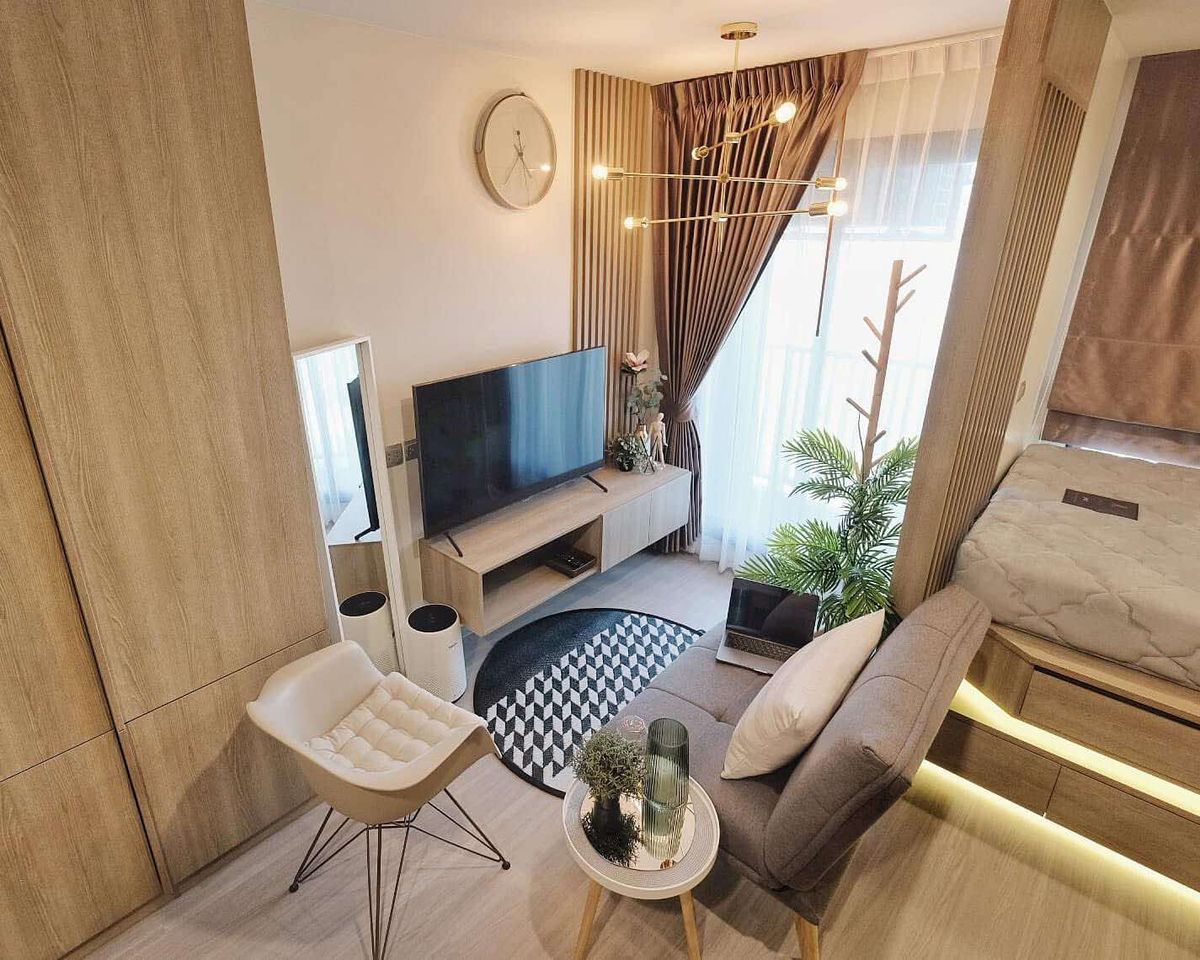 For RentCondoLadprao, Central Ladprao : Rent Life Ladprao for 20,000 baht.