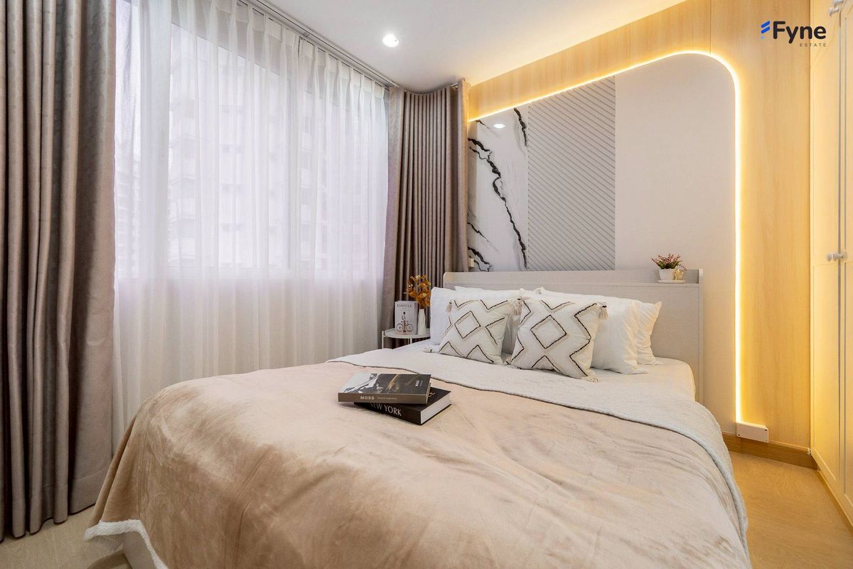 For SaleCondoRama9, Petchburi, RCA : Supalai Wellington, 2 Bedroom Luxurious Condo, near the BTS Cultural Center Private parking