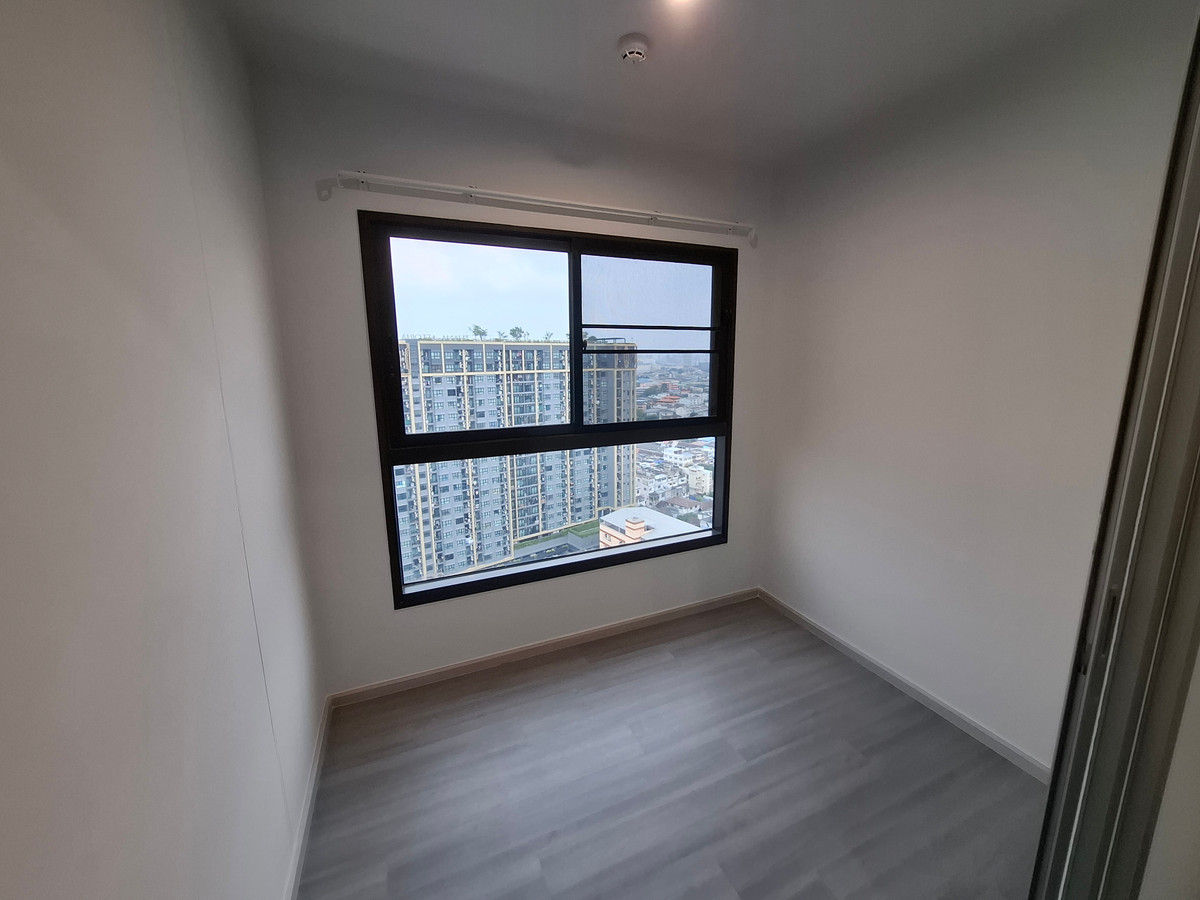 ขายคอนโดปิ่นเกล้า จรัญสนิทวงศ์ : ขายห้องเปล่าแบบมีห้องอเนกประสงค์ รีโนเวทเรียบร้อย