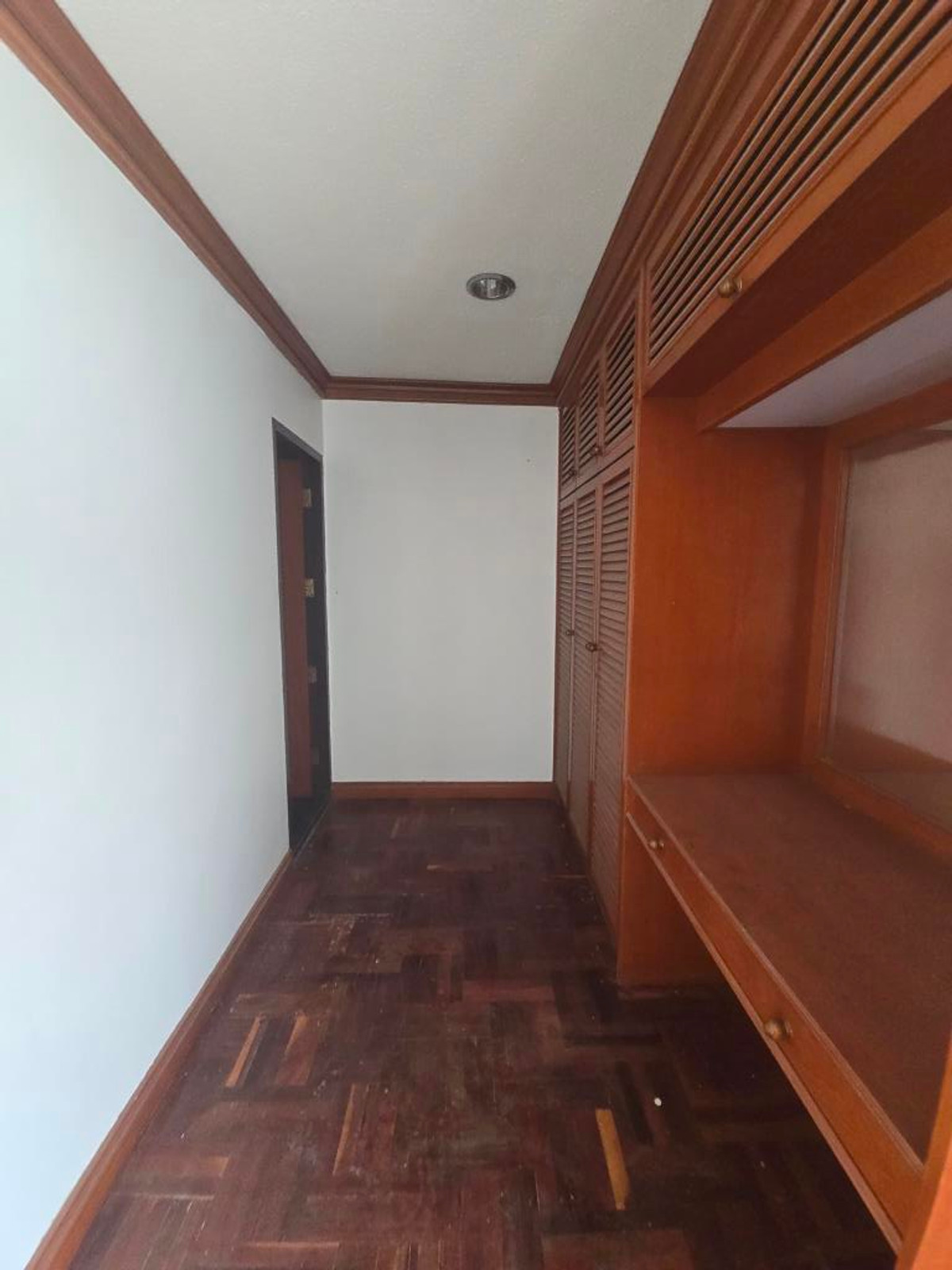 For RentAri,Anusaowaree : Low-rise apartment big 2 bedrooms about 150 sq m. Pet allowed in Phaholyothin around BTS Ai-Sanam Pao good for home office can be company registration