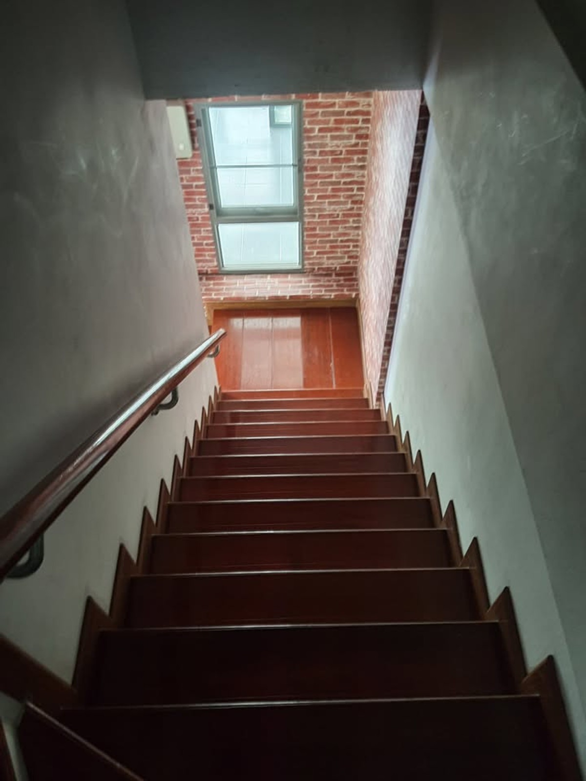 ให้เช่าบ้านแจ้งวัฒนะ เมืองทอง : ติด MRT ทาวน์โฮม 3 ชั้น หลังมุม ริมน้ำ ตรงข้ามเซนทรัลแจ้งวัฒนะ เหมาะทำออฟฟิศ