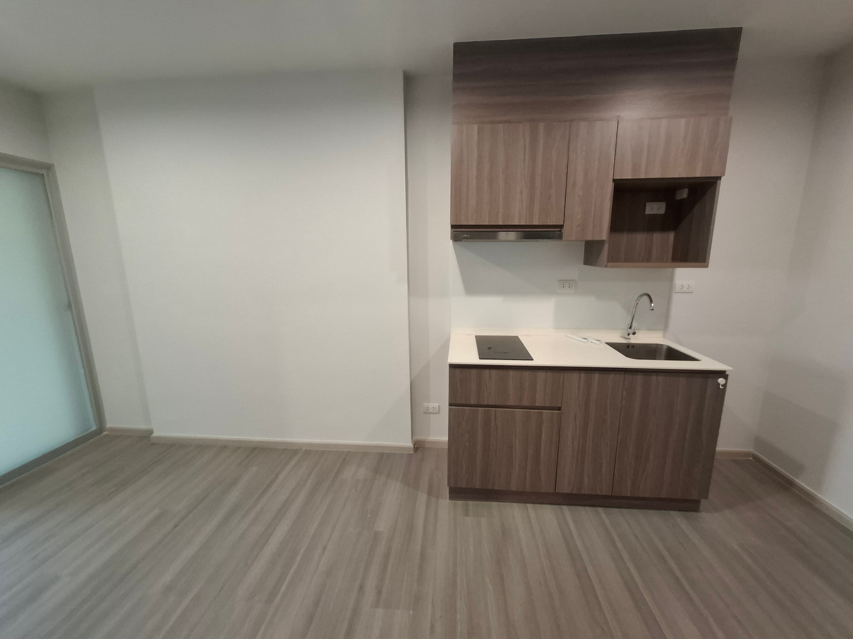 ขายคอนโดปิ่นเกล้า จรัญสนิทวงศ์ : ขายห้องเปล่าแบบมีห้องอเนกประสงค์ รีโนเวทเรียบร้อย