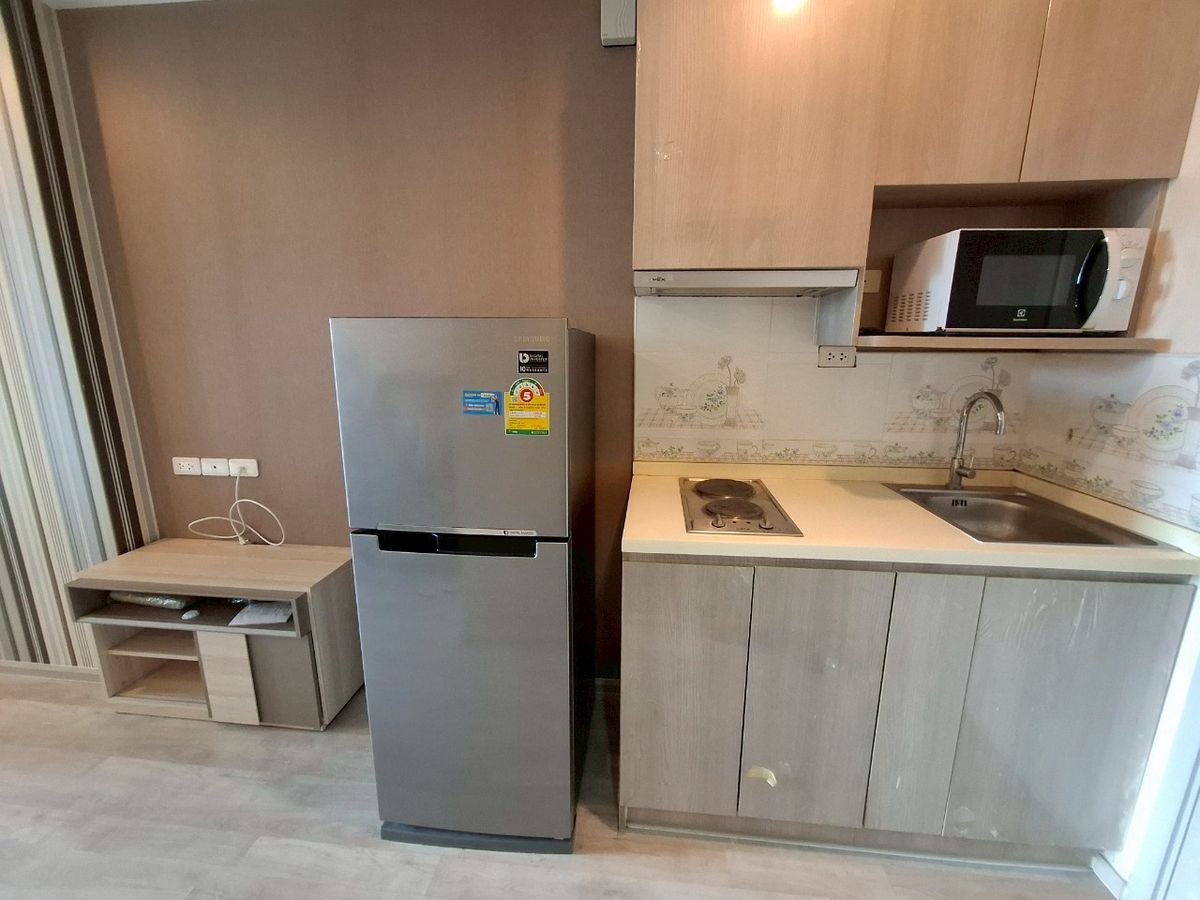 ขายคอนโดปิ่นเกล้า จรัญสนิทวงศ์ : ระเบียงกว้าง นั่งชิวยามเย็น น่าอิจฉาสุดๆ คอนโด Ideo Mobi Charan Interchange