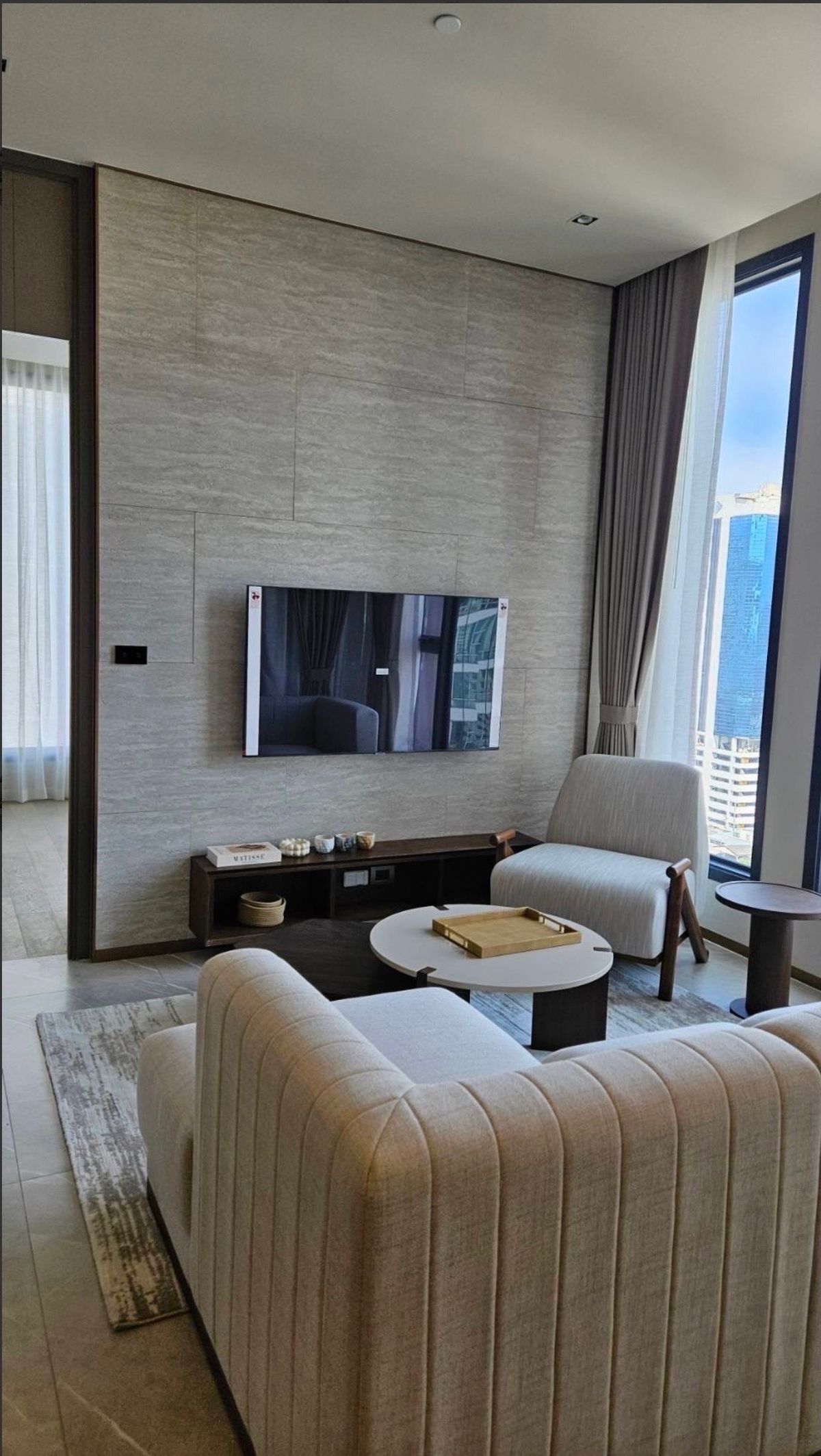 For SaleCondoSukhumvit, Asoke, Thonglor : ★ Very special price at a price of 22.4 delete. Let you be the owner easily.  High -end condominium It is 300 meters away from the BTS BTS station and BTS Ekkamai ★ Hyde Heritage.