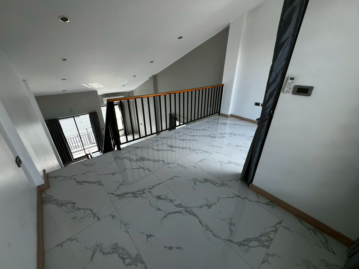 ให้เช่าทาวน์โฮมนนทบุรี บางใหญ่ บางบัวทอง : ทาวน์โฮม หลังมุม พื้นกระเบื้องอย่างดี ติด Lotus นอร์ท ราชพฤกษ์ 3ห้องนอน 3ห้องน้ำ บิ้วอินสวย 