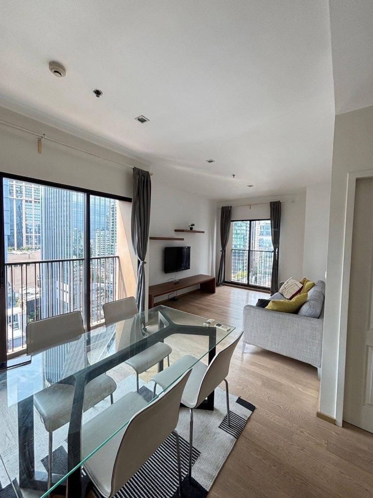 For RentCondoSukhumvit, Asoke, Thonglor : 🎉RENT Noble Refine 🎉 2 Bedroom 🎉 72 SQ.M🎉 50,000 BAHT/Month🎉