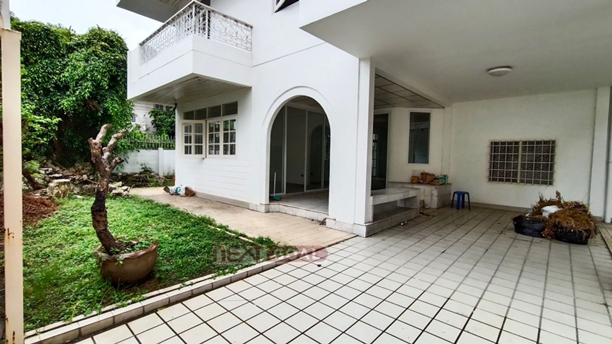 ขายบ้านสาทร นราธิวาส : ขายที่ดิน 71 ตรว. มีสิ่งปลูกสร้าง ซอยเย็นอากาศ ถนนพระราม 4