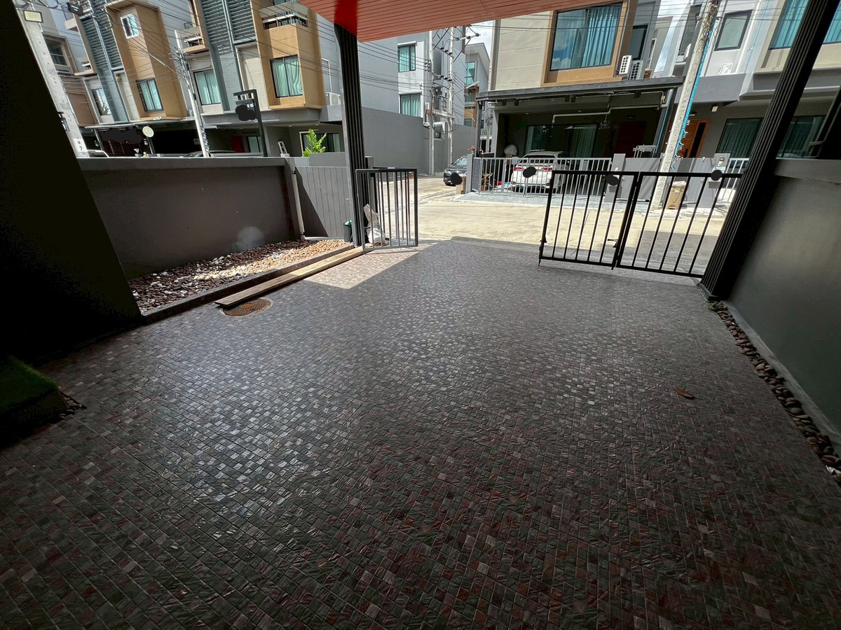 ให้เช่าทาวน์โฮมนนทบุรี บางใหญ่ บางบัวทอง : ทาวน์โฮม หลังมุม พื้นกระเบื้องอย่างดี ติด Lotus นอร์ท ราชพฤกษ์ 3ห้องนอน 3ห้องน้ำ บิ้วอินสวย 