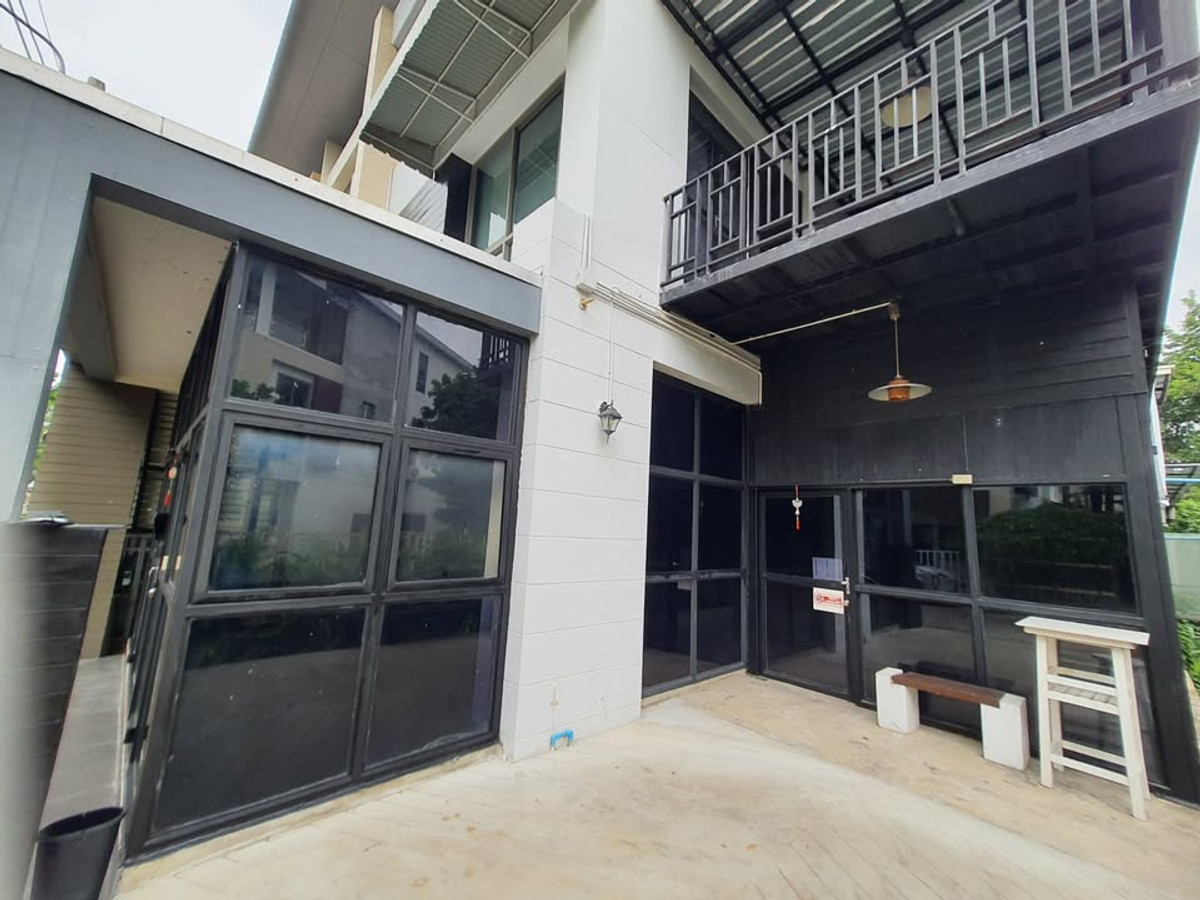 ให้เช่าบ้านแจ้งวัฒนะ เมืองทอง : ติด MRT ทาวน์โฮม 3 ชั้น หลังมุม ริมน้ำ ตรงข้ามเซนทรัลแจ้งวัฒนะ เหมาะทำออฟฟิศ