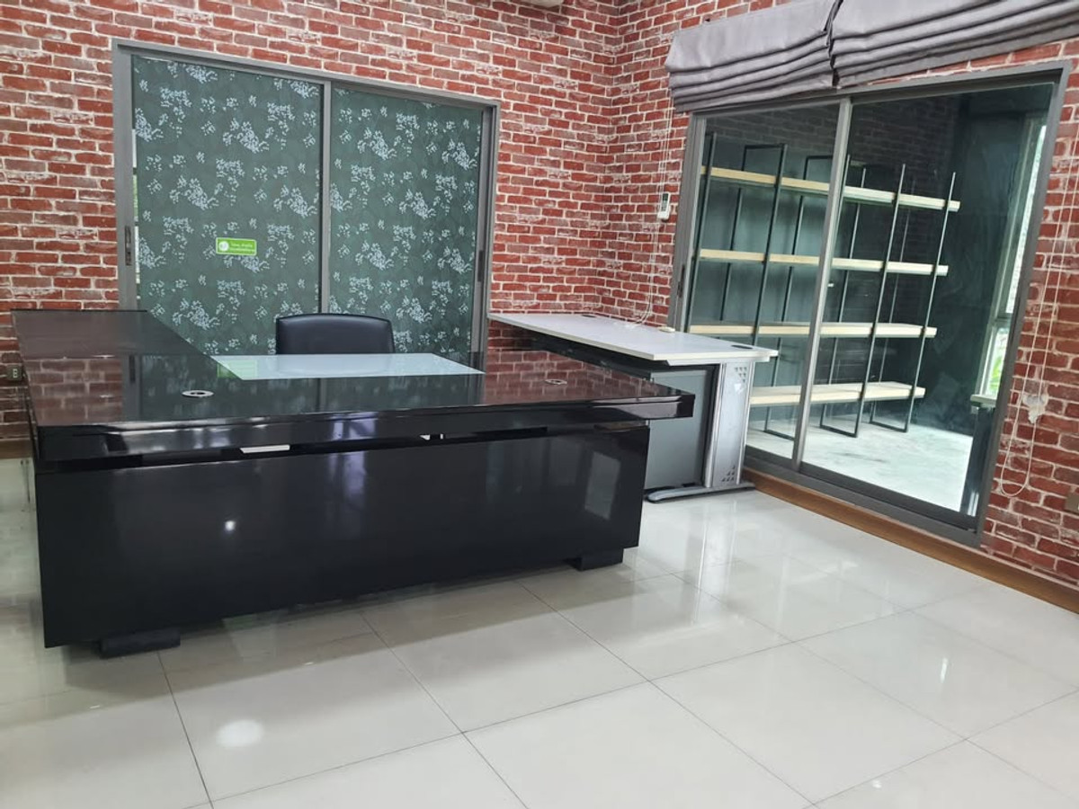 ให้เช่าบ้านแจ้งวัฒนะ เมืองทอง : ติด MRT ทาวน์โฮม 3 ชั้น หลังมุม ริมน้ำ ตรงข้ามเซนทรัลแจ้งวัฒนะ เหมาะทำออฟฟิศ