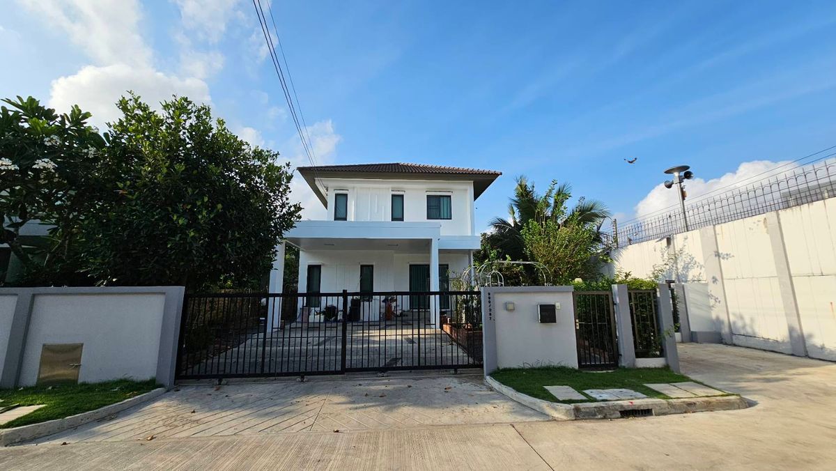 ขายบ้านบางนา แบริ่ง ลาซาล : บุราสิริ วงแหวน - อ่อนนุช / 3 ห้องนอน (ขาย), Burasiri Wongwaen - Onnut / 3 Bedrooms (FOR SALE) AIM042