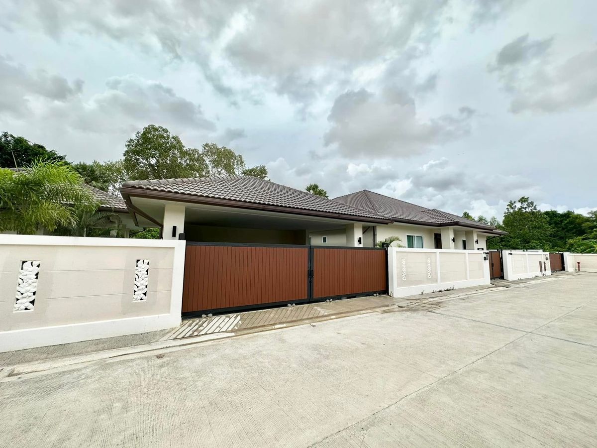 ขายบ้านพัทยา บางแสน ชลบุรี สัตหีบ : Triple N pool villa