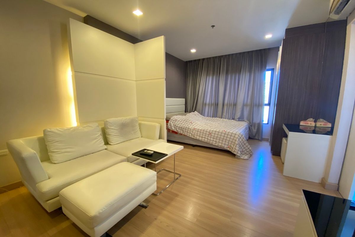 For SaleCondoWongwianyai, Charoennakor : 🔥 Sale with tenant !!🔥 Code C20221206266..........Urbano Absolute Sathorn - Taksin, Studio room, 1 bathroom, high floor 13++, furnished, Special Deal!!📣📣