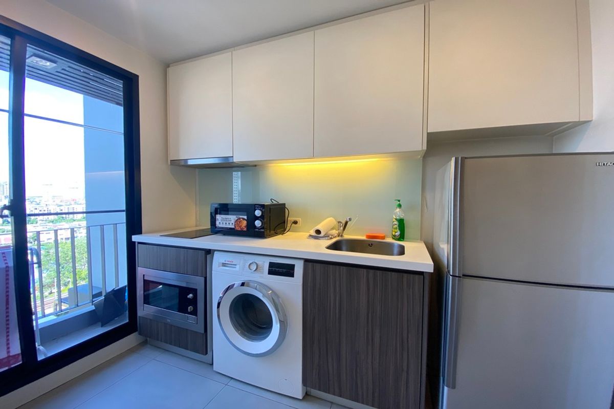 For SaleCondoWongwianyai, Charoennakor : 🔥 Sale with tenant !!🔥 Code C20221206266..........Urbano Absolute Sathorn - Taksin, Studio room, 1 bathroom, high floor 13++, furnished, Special Deal!!📣📣