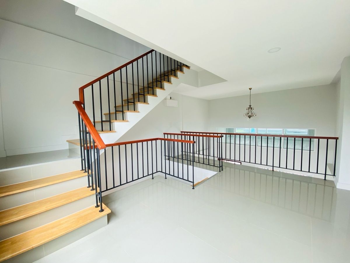 ทาวน์โฮมบางนา แบริ่ง ลาซาล : จอดรถได้ 3 คน ขายบ้านหลังมุม / ให้เช่า ทาวน์โฮม 3.5 ชั้น ซอยลาซาล 24 📍 ใกล้ BTS แบริ่ง / ศรีลาซาล / โรงเรียนนานาชาติบางกอกพัฒนา